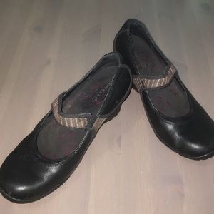 MERRELL sz 7.5 Poppy black wedges